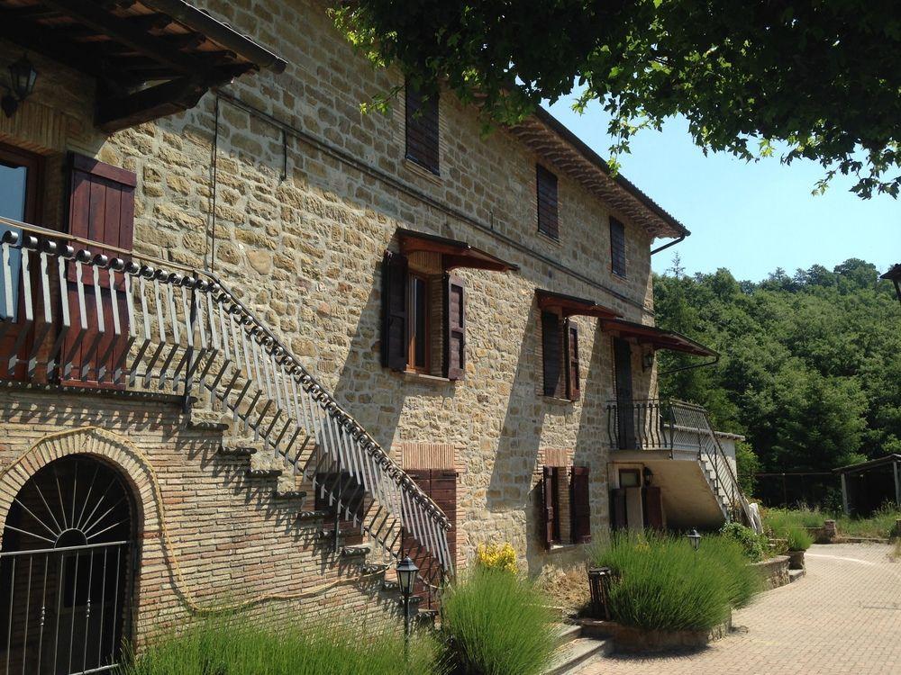 Agriturismo Ponte Di Riocchio Gubbio Kültér fotó