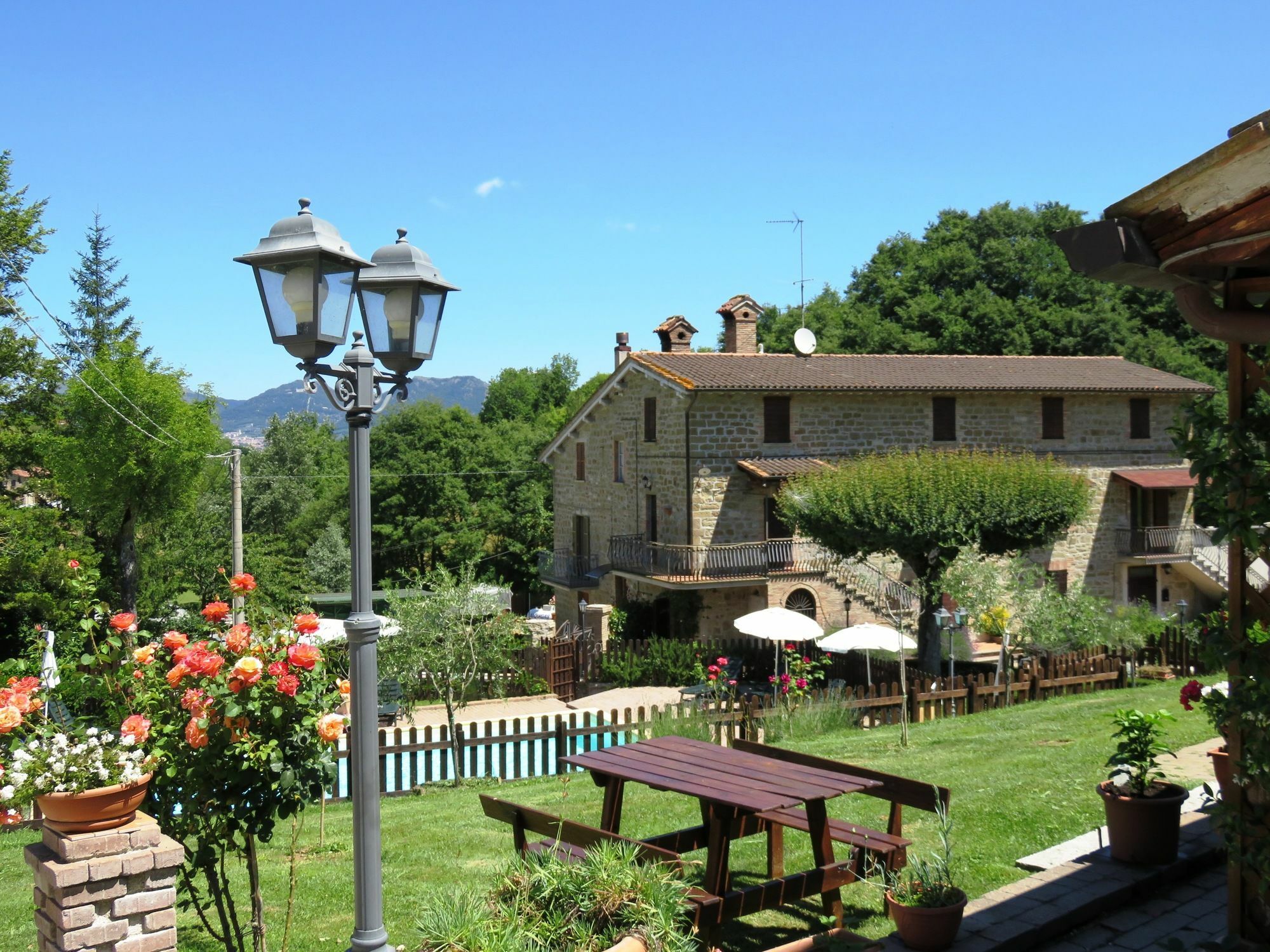 Agriturismo Ponte Di Riocchio Gubbio Kültér fotó