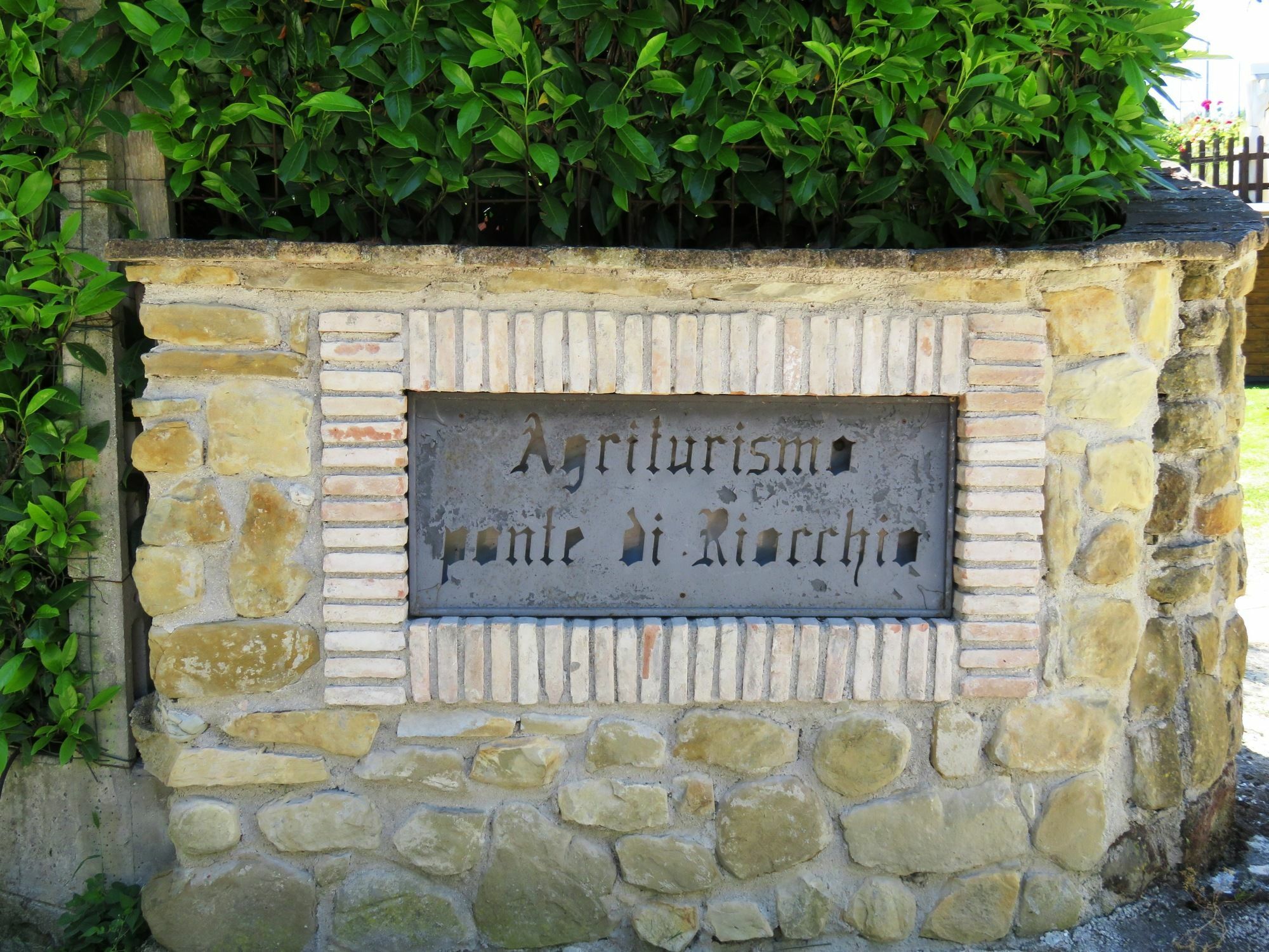 Agriturismo Ponte Di Riocchio Gubbio Kültér fotó