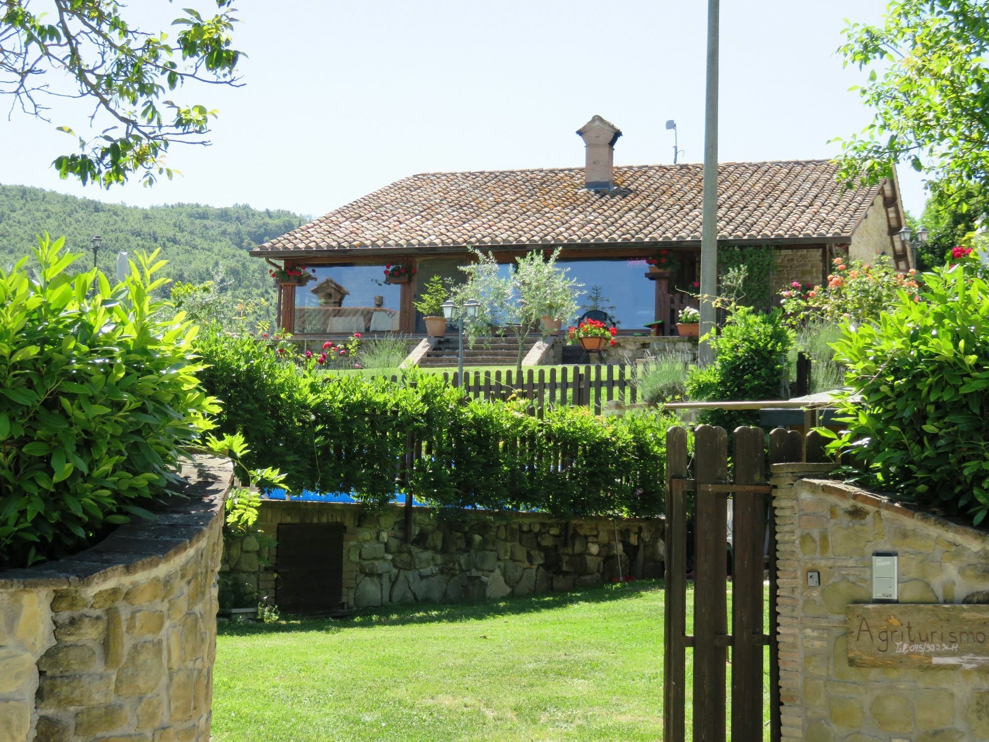 Agriturismo Ponte Di Riocchio Gubbio Kültér fotó